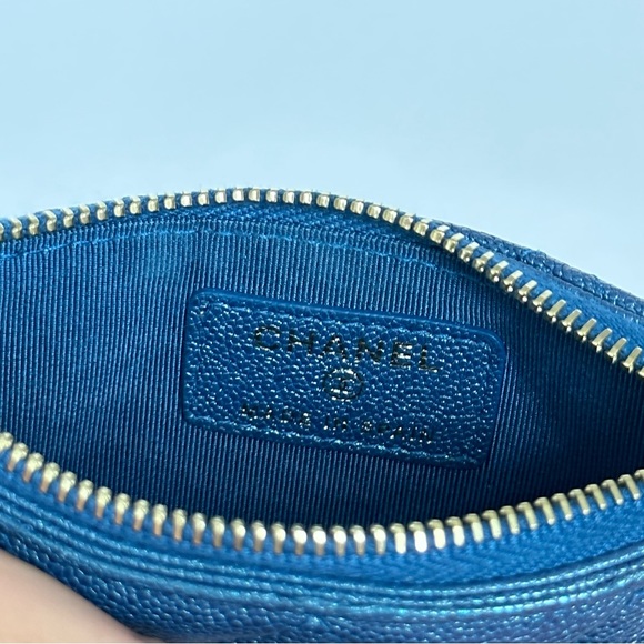 Chanel Iridescent Caviar Quilted Flap Zip Card Holder Blue - Picture 11 of 12